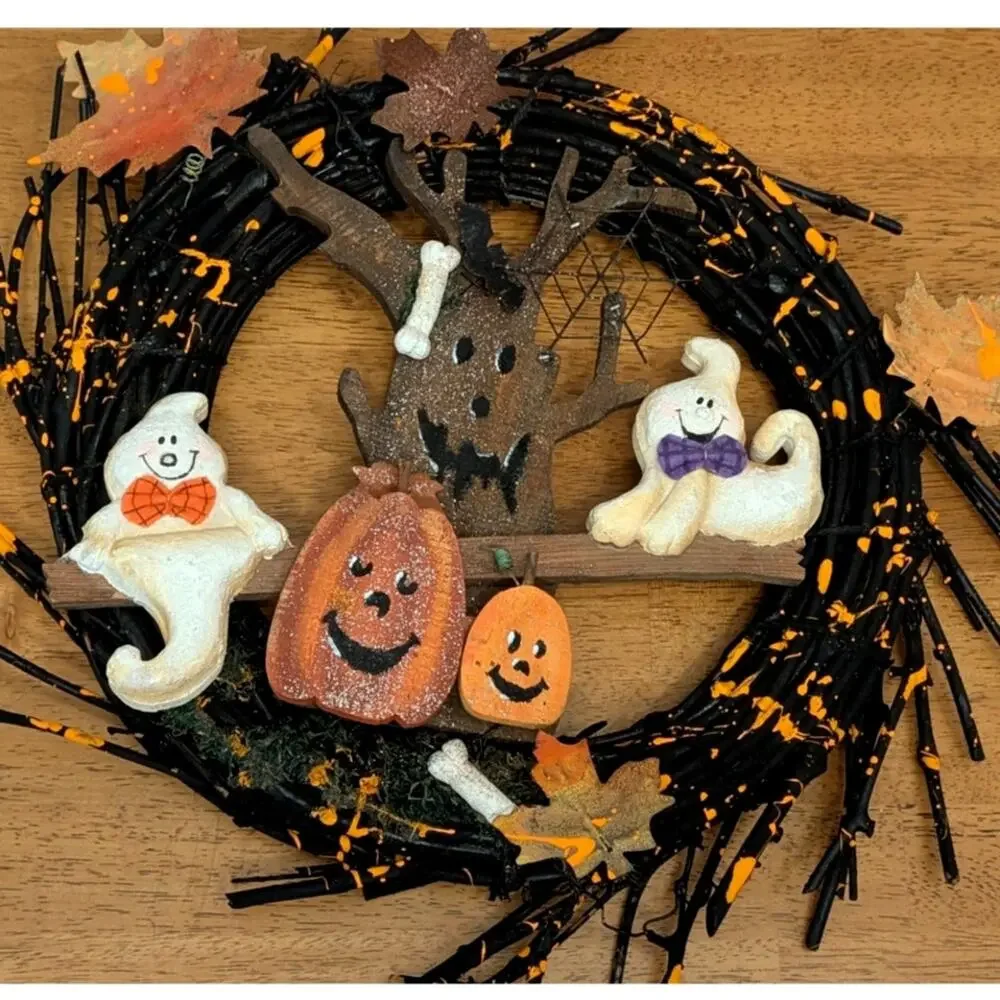 Halloween/Fall Wooden Wreath Ghosts and Pumpkins